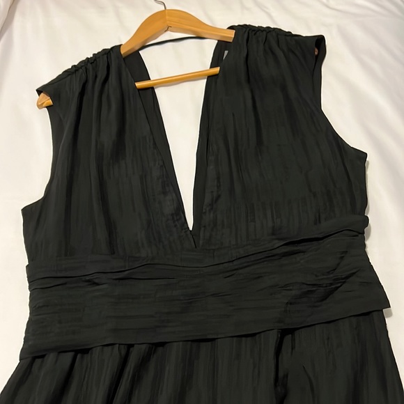 NWTS SUNDAY IN BROOKLYN PLUNGE SIDE-SLIT DRESS (L) - Picture 12 of 15